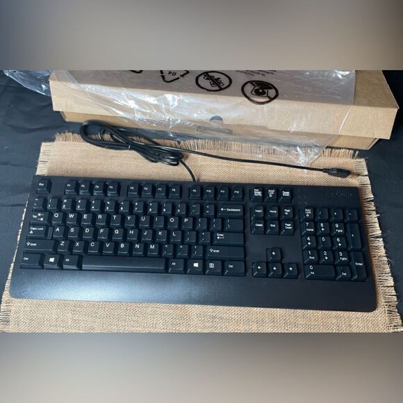 🔥❤️🔥 NEW Lenovo Preferred Pro II Wired External USB Keyboard New in Box - Picture 7 of 9